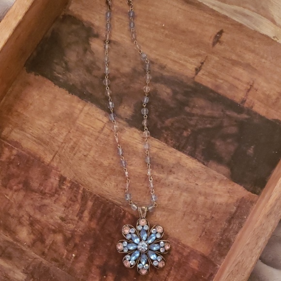 Jewelry- Necklace - Picture 1 of 2